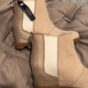 COPY - Women’s SOREL Joan of arctic wedge boots (size 8)